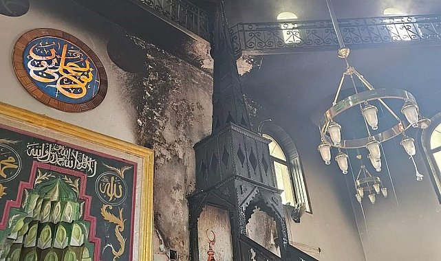 Kosova'daki Mamuşa Merkez Camii yangında büyük hasar gördü