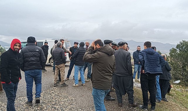 Köylüler taş ocağı için toplandı