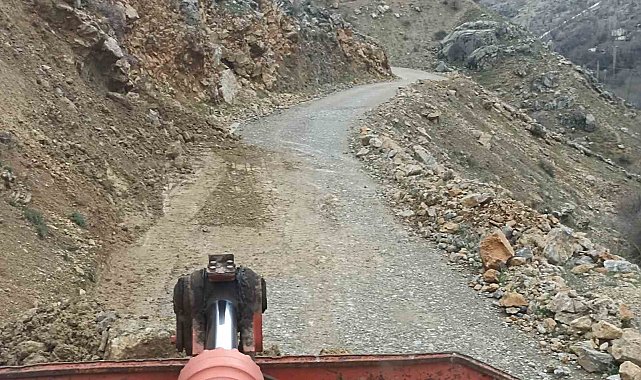 Kozluk'ta kapalı köy yollarında seçim seferberliği başlatıldı