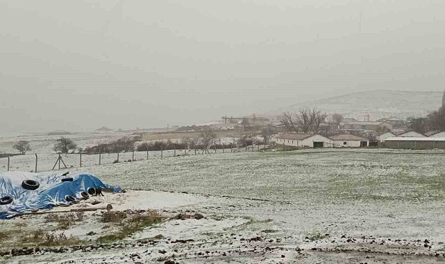 Kulu'da dolu yağışı etkili oldu