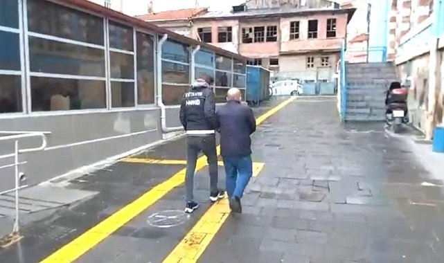 Kütahya'da eşyaları arasında uyuşturucu bulunan yolcu tutuklandı
