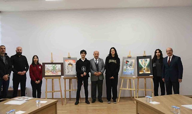Kütahya'da liseler arası resim yarışmasında dereceye giren öğrenciler ödüllendirildi
