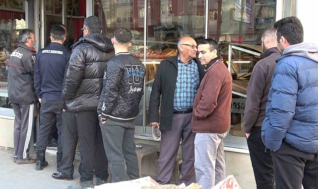 Kütahya'da Ramazan pidesi kuyruğu geleneği