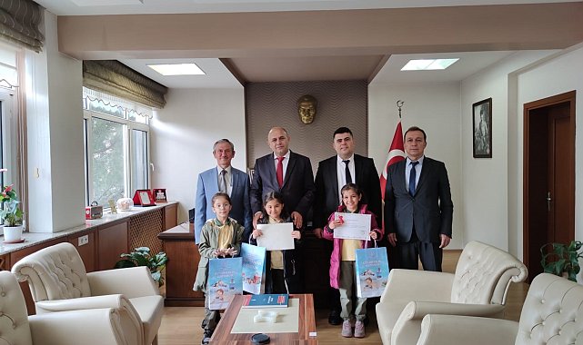 Kütüphane Haftasında en çok kitap okuyan öğrenciler ödüllendirildi