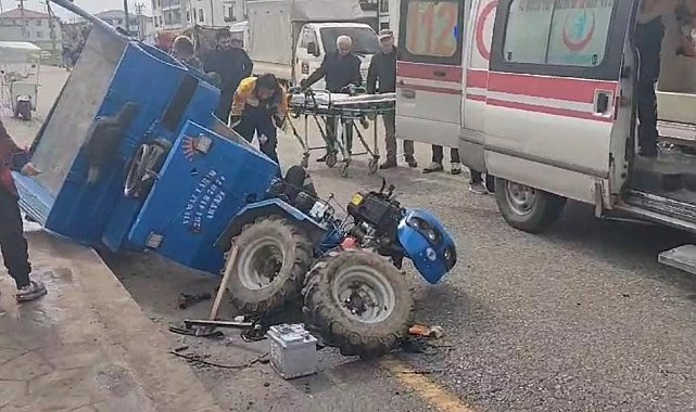 Lastiği kopan tarım aracı devrildi, sürücüsü yaralandı