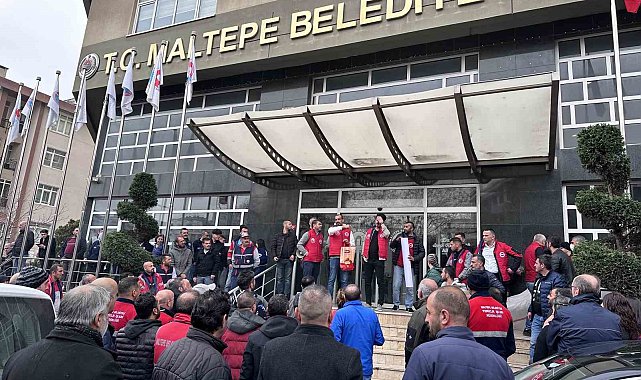 Maltepe'de maaşını az bulan belediye işçileri eylem yaptı