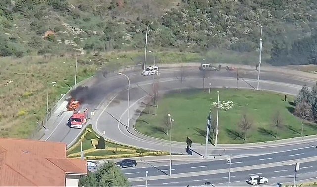 Maltepe'de otomobil alev topuna döndü