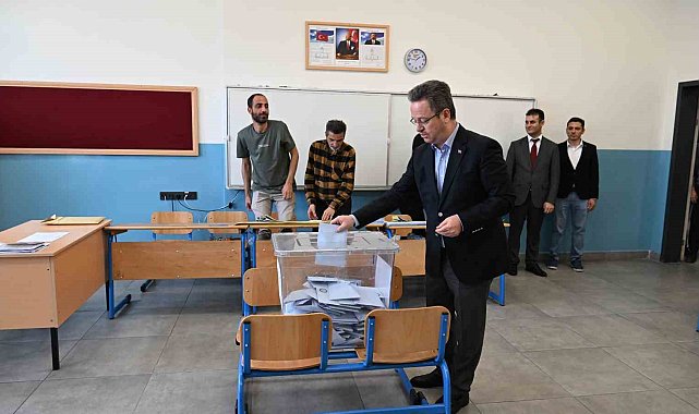 Manisa Valisi Ünlü oyunu kullandı