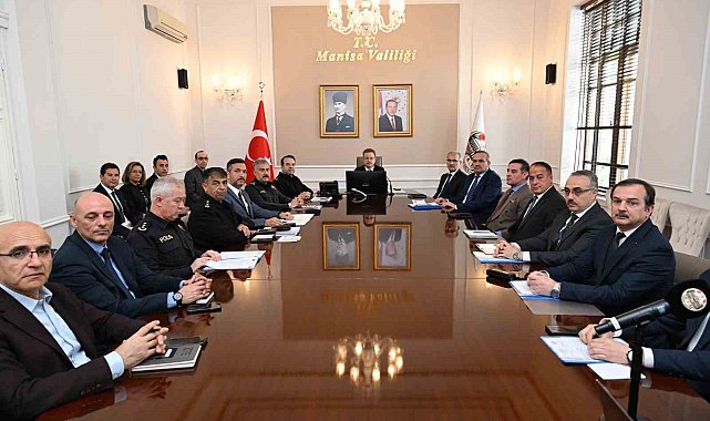 Manisa'da Vali Ünlü başkanlığında seçim güvenliği toplantısı yapıldı