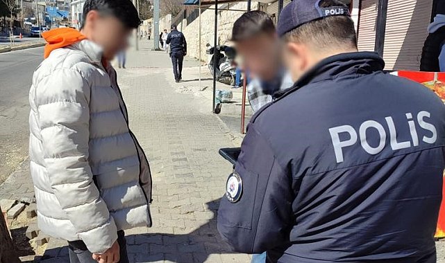 Mardin'de polis ekipleri tarafından okul çevreleri ve servis araçları denetlendi
