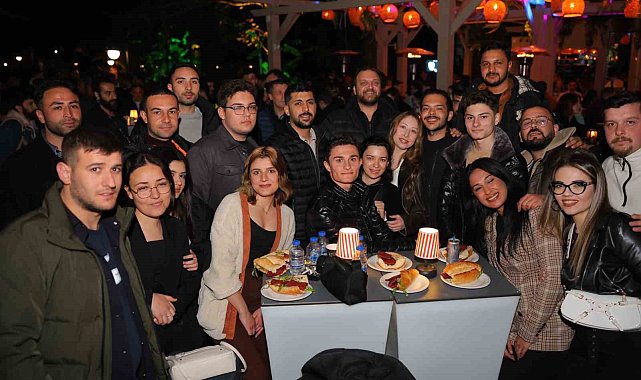 Marmaris Belediye Başkan Adayı Yazıcı, gençler ile bir araya geldi