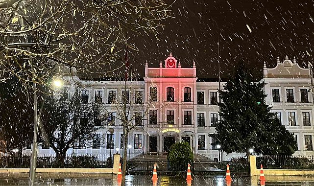 Mart ayında Bolu'da lapa lapa kar yağdı