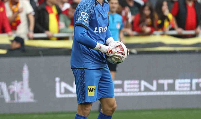 Mateusz Lis, kalesine duvar ördü