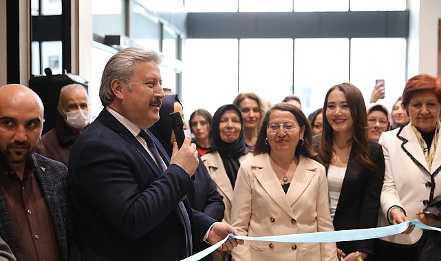 Melikgazi'de 'kadın' konulu söyleşi, sergi ve resim atölyesi düzenlendi