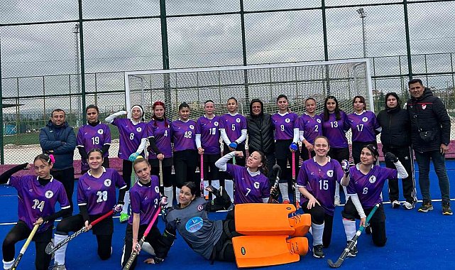 Menteşe Spor Lisesi hokeyde durdulamıyor