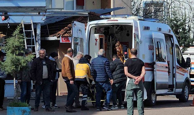 Merdivenden düşen yaşlı adam hastanelik oldu