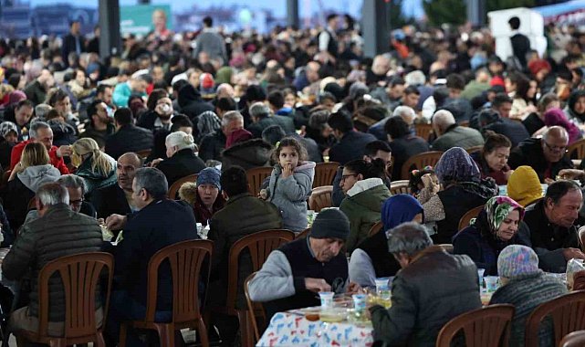 Merkezefendi'nin iftar sofrası Adalet Mahallesinde kuruldu