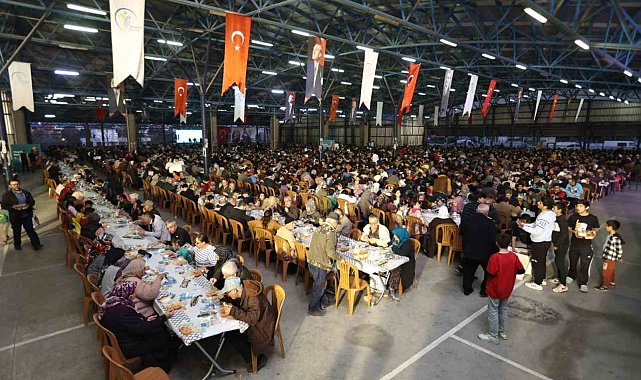 Merkezefendi'nin iftar sofrası Mehmet Akif Ersoy'da uruldu