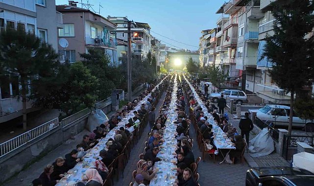 Merkezefendi'nin iftar sofrası Sırakapılar'da kuruldu