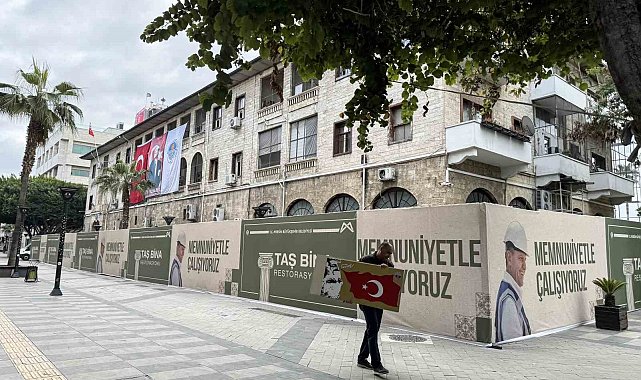 Mersin Büyükşehir Belediyesi, yeni binasında hizmet vermeye başladı