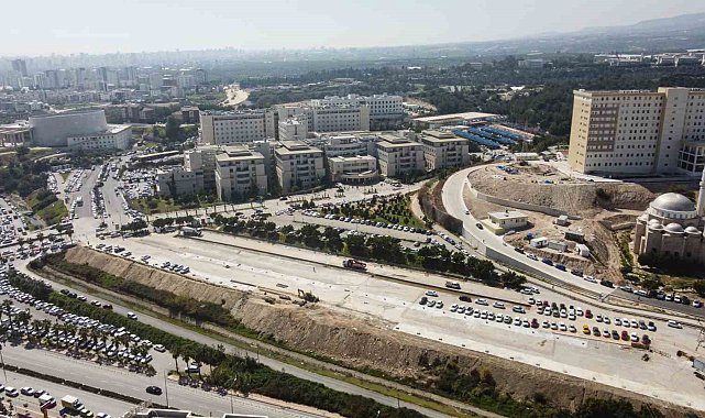 Mersin Üniversitesi otoparkta güneşten elektrik üretecek