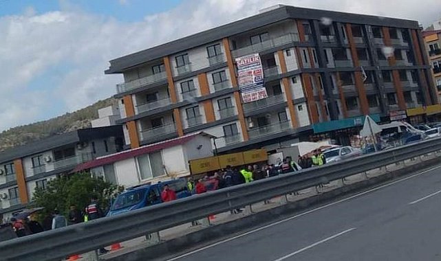 Mersin'de bir kişi aracında bıçaklanarak öldürülmüş halde bulundu