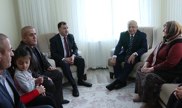 Milli Savunma Bakanı Güler, şehit ailesine ziyarette bulundu