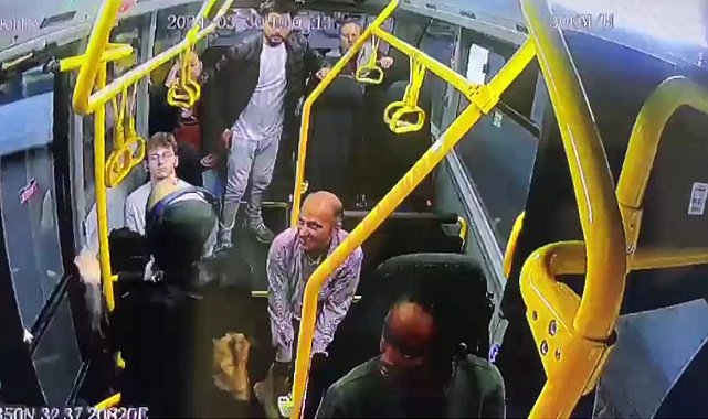 Minibüste fenalaşan yolcusunu hastaneye yetiştirdi