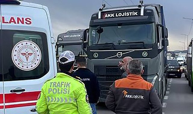 Minibüsten inen kadına tır çarptı