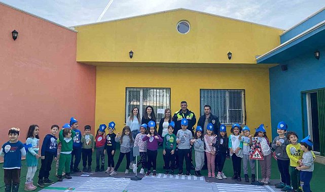 Minik öğrenciler trafik kurallarını eğlenerek öğrendi