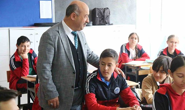 Müdür Başyiğit: "Sınava çok çalışarak liseye yerleşme ideallerinizi gerçekleştirin"