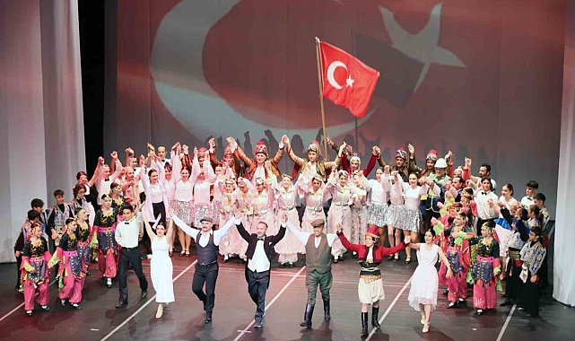 Muğla Büyükşehir'in 'Ata'yla Son Dans' gösterisine yoğun ilgi