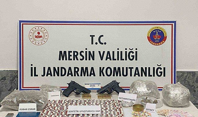 Mutfak dolaplarından uyuşturucu ve silahlar çıktı: 1 gözaltı