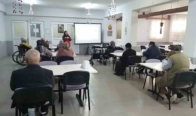 Nazilli'de huzurevi sakinlerine iletişim becerileri eğitimi verildi