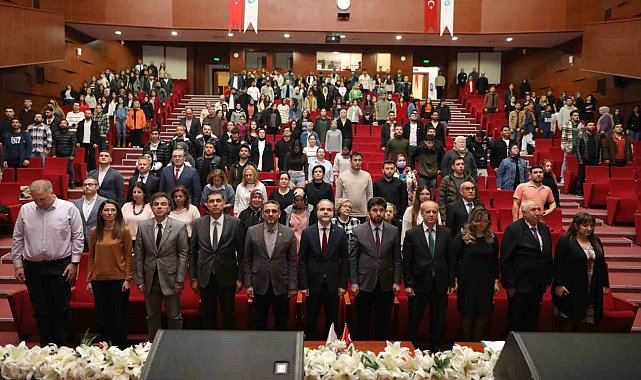 Niğde'de 18 Mart Çanakkale Zaferi'nin Tarihsel Süreci Konferansı verildi.