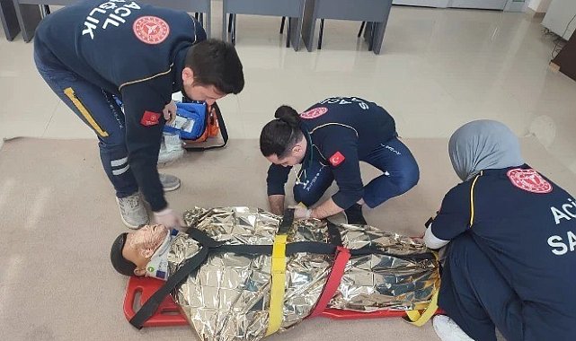 Niğde'de sağlık çalışanlarına travma eğitimi verildi