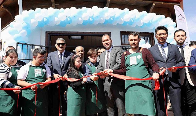 Niğde'nin en 'özel' kafesi açıldı