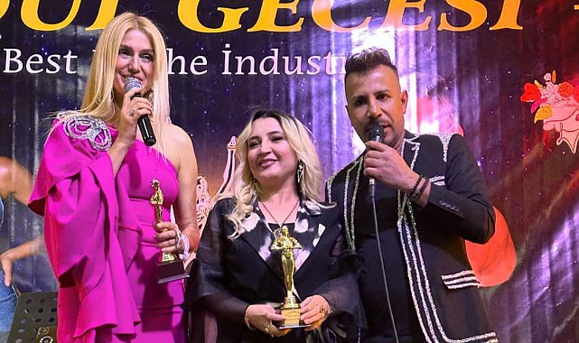 Nurcan Toktaş Sektörün Enleri Ödül Gecesine Damga Vurdu