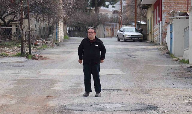 O şimdiden mahallenin gönüllü muhtarı