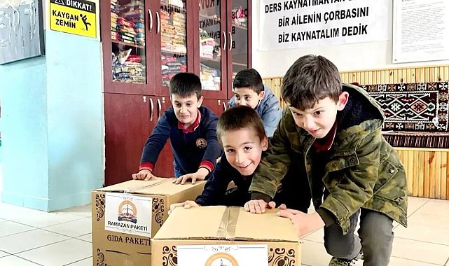 Öğrenciler ihtiyaç sahipleri için Ramazan kolileri hazırladılar