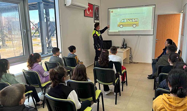 Öğrencilere trafik eğitimi
