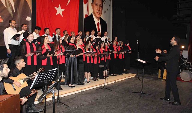 Öğretmenler korosu izleyiciden beğeni aldı