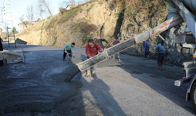 Ordu Büyükşehir, beton yol ağını güçlendiriyor