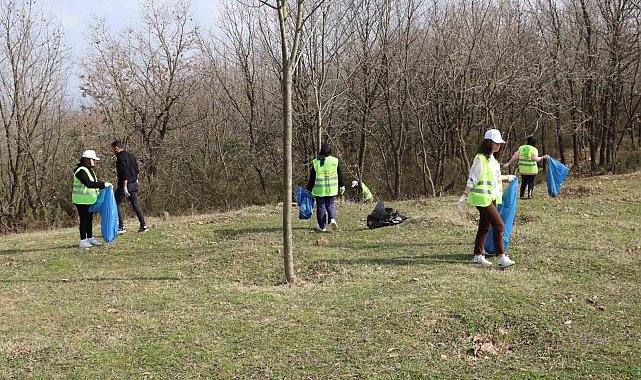 Ormandan kilolarca atık toplandı