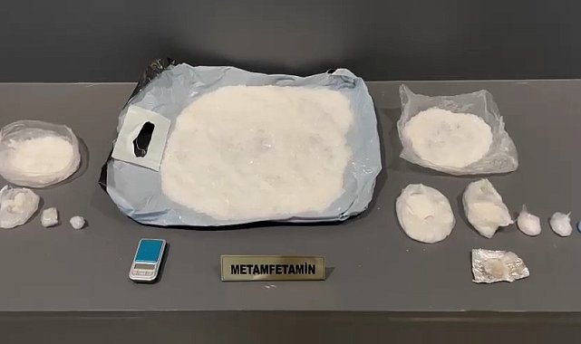 Otel odasına uyuşturucu operasyonu: 4 gözaltı