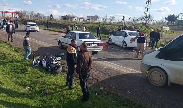 Otomobil altında kalan motosiklet sürücüsü hayatını kaybetti