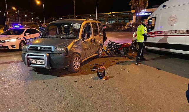 Otomobille çarpışan ehliyetsiz motosiklet sürücüsü yaralandı