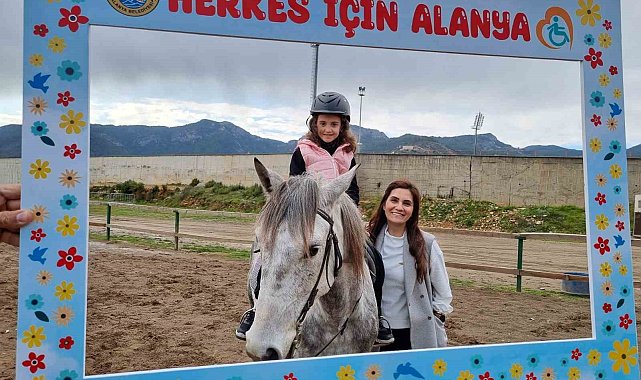 Özel günde özel çocuklarla eğlenceli etkinlik