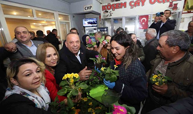 Özel'den 8 Mart'a özel kutlama