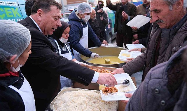 Özkan Alp 71 Evler Mahallesi'nde iftar düzenledi